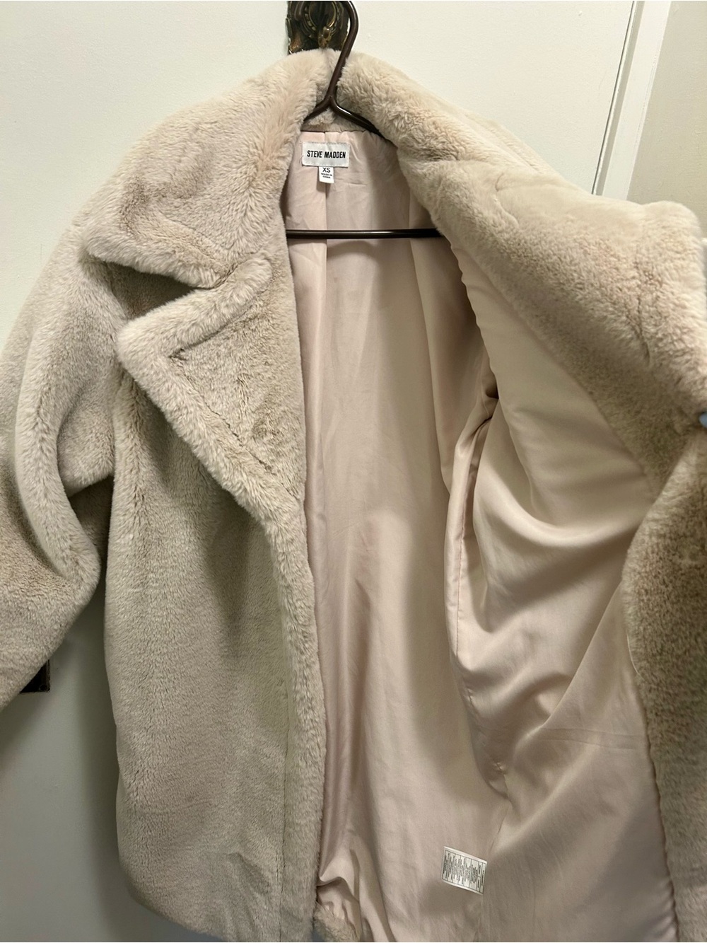Steve Madden Emery Coat Beige Faux Fur | Long | Size XS - Picture 7 of 9